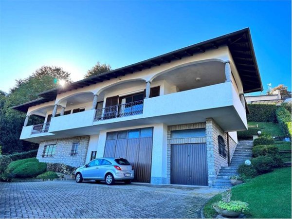 casa indipendente in vendita a Baveno