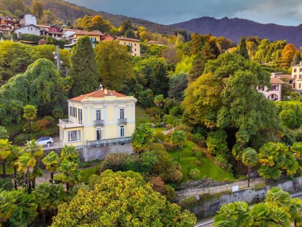 casa indipendente in vendita a Baveno