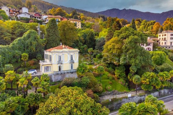 casa indipendente in vendita a Baveno
