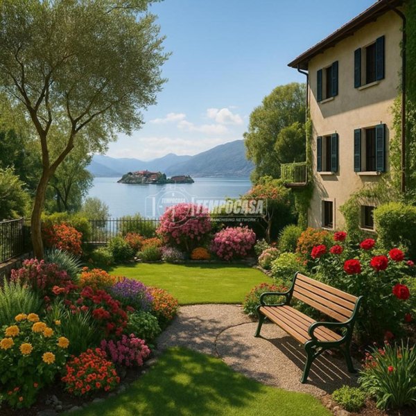 appartamento in vendita a Baveno in zona Loita