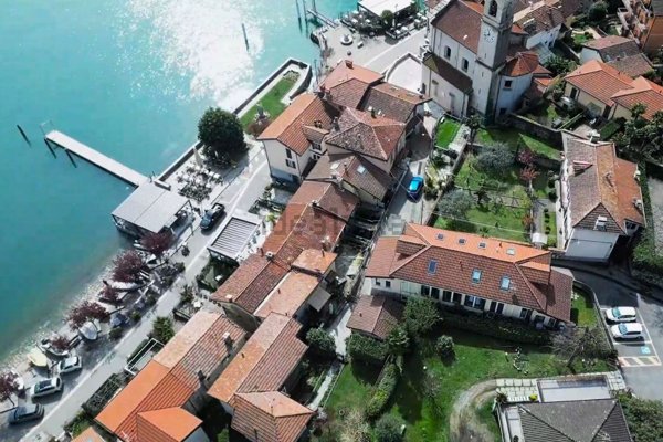 casa indipendente in vendita a Baveno in zona Feriolo