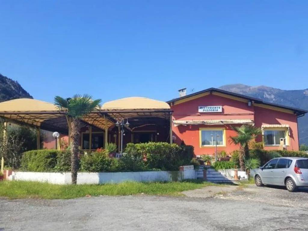 negozio in vendita a Baveno in zona Feriolo