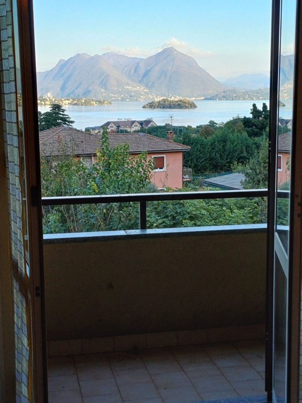 casa indipendente in vendita a Baveno