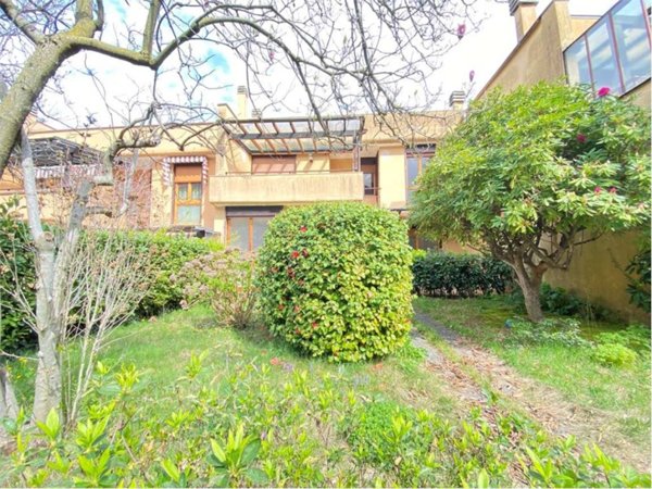 casa indipendente in vendita a Baveno in zona Oltrefiume
