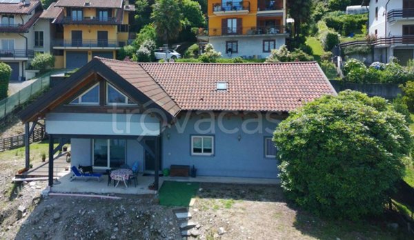 casa indipendente in vendita a Baveno