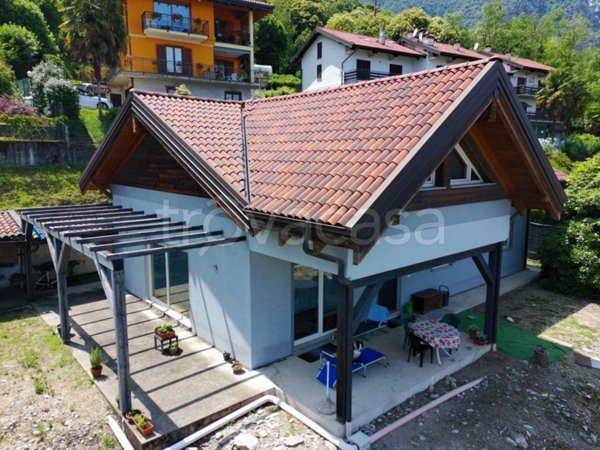 casa indipendente in vendita a Baveno