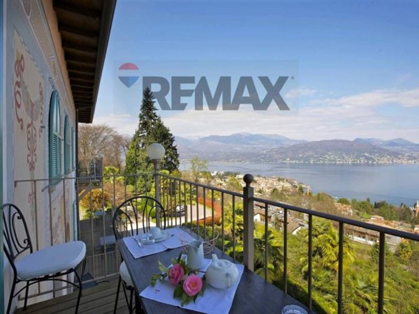 appartamento in vendita a Baveno in zona Loita