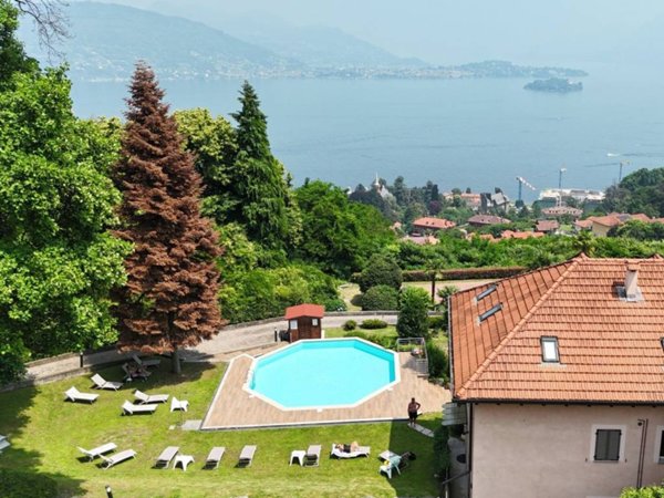 appartamento in vendita a Baveno in zona Loita