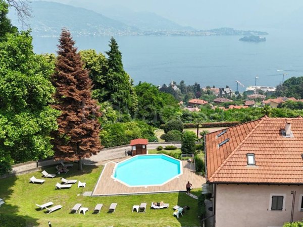 appartamento in vendita a Baveno in zona Loita