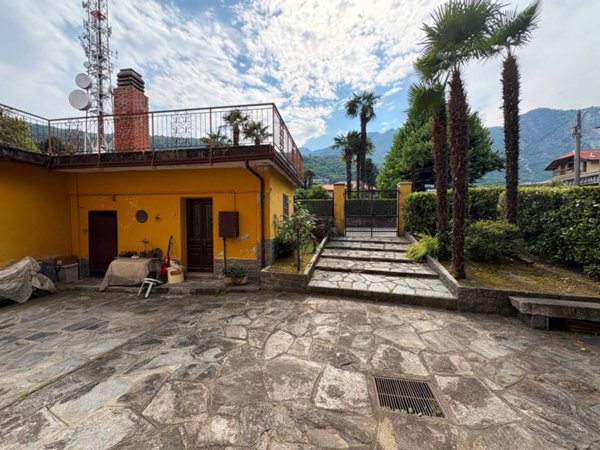 casa indipendente in vendita a Baveno