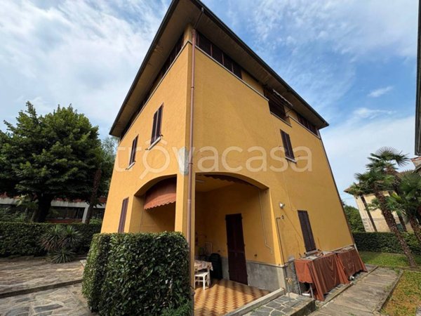 casa indipendente in vendita a Baveno