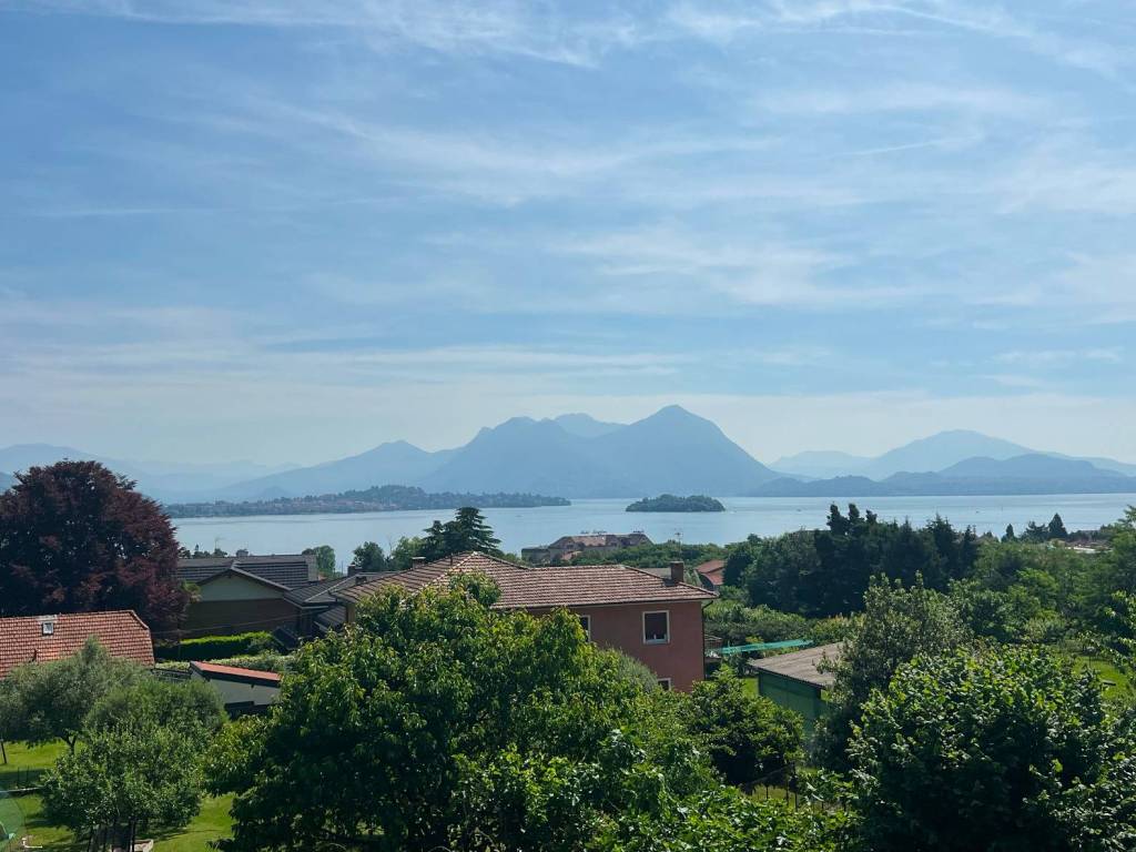 casa indipendente in vendita a Baveno