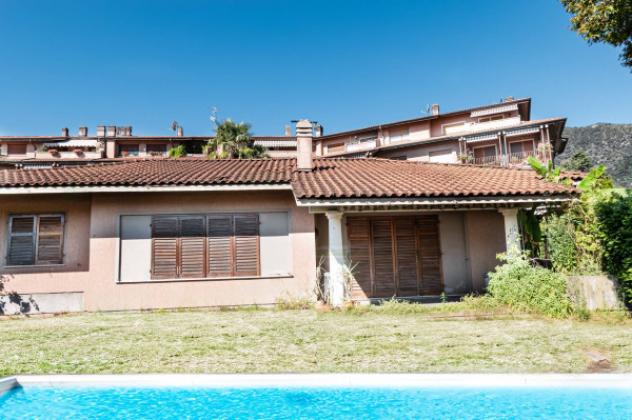 casa indipendente in vendita a Baveno