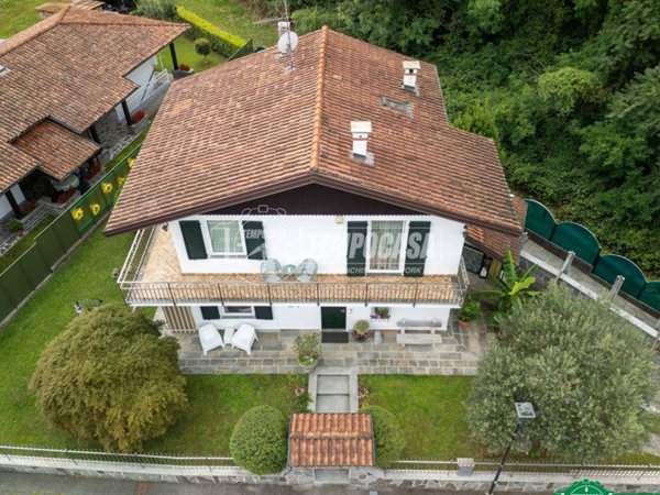 casa indipendente in vendita a Baveno in zona Feriolo