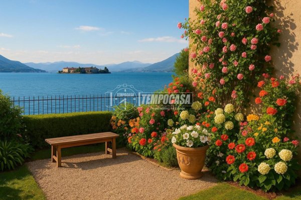 appartamento in vendita a Baveno in zona Loita