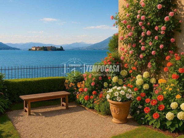 appartamento in vendita a Baveno in zona Loita