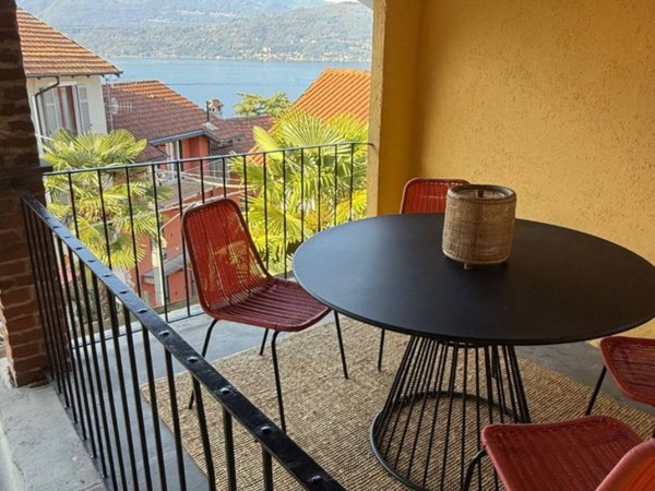 casa indipendente in vendita a Baveno