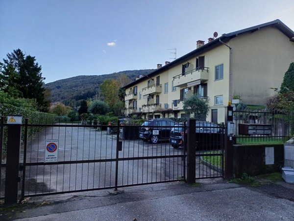 casa indipendente in vendita a Baveno