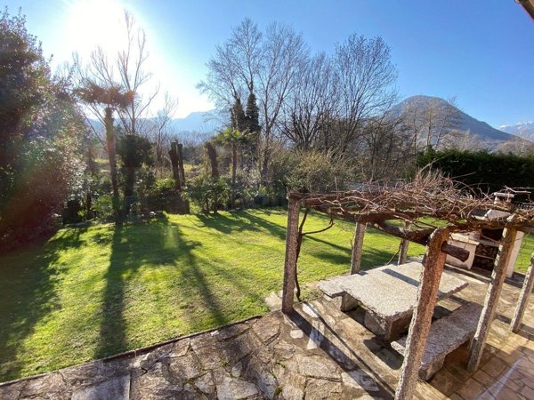 casa indipendente in vendita a Baveno in zona Feriolo