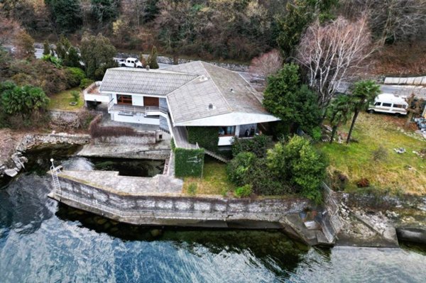 casa indipendente in vendita a Baveno