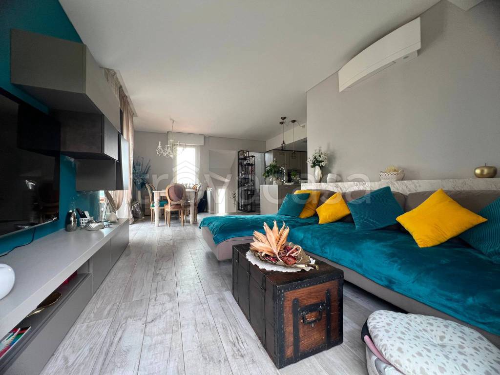 appartamento in vendita a Baveno in zona Oltrefiume