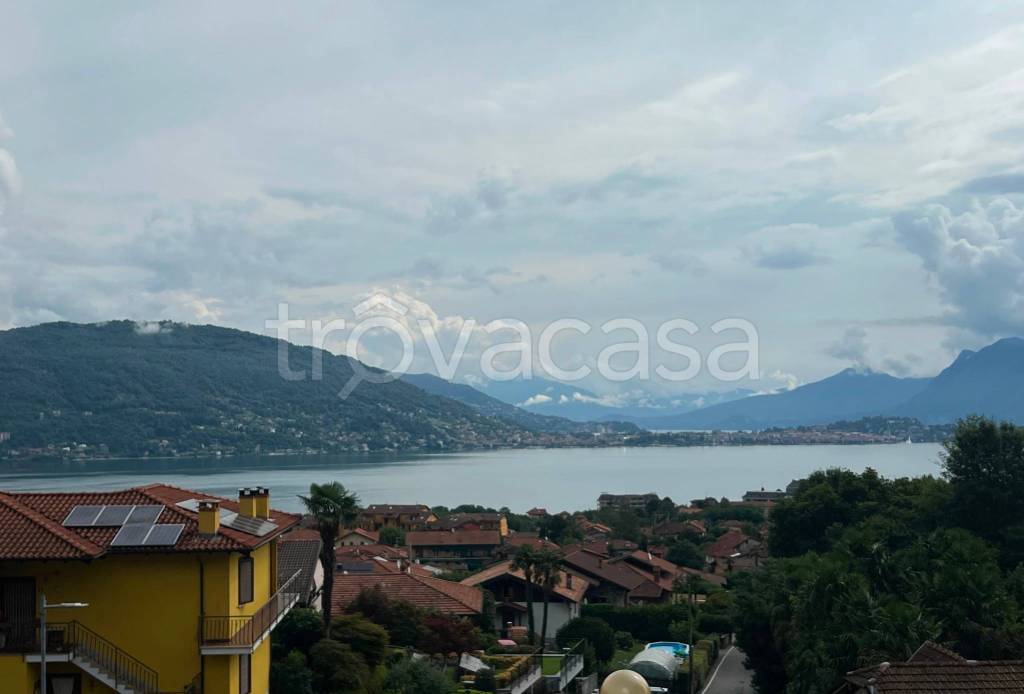 appartamento in vendita a Baveno in zona Oltrefiume