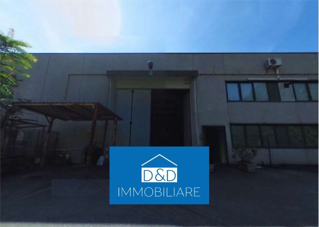 capannone in vendita a Baveno