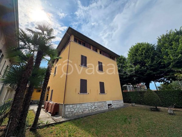 casa indipendente in vendita a Baveno