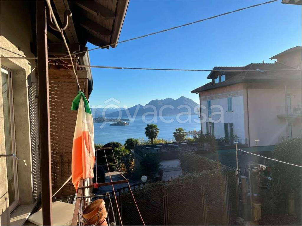 casa indipendente in vendita a Baveno in zona Loita
