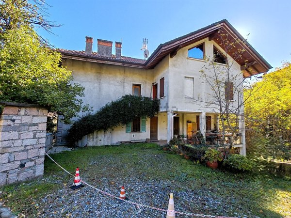 casa indipendente in vendita a Baveno