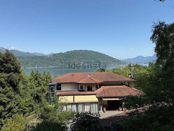 casa indipendente in vendita a Baveno in zona Feriolo