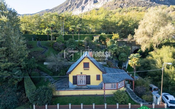 casa indipendente in vendita a Baveno in zona Feriolo