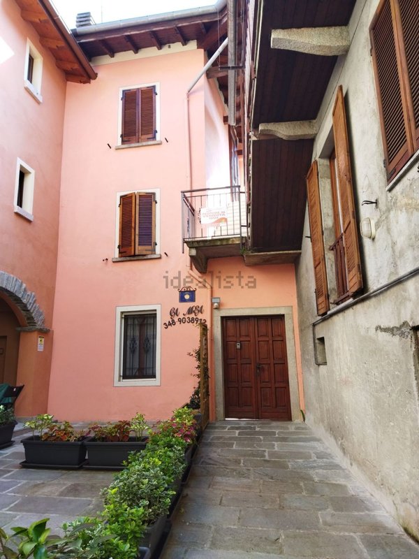 casa indipendente in vendita a Baveno