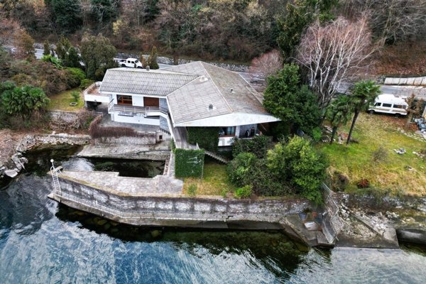 casa indipendente in vendita a Baveno