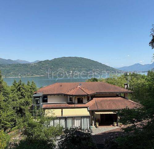 casa indipendente in vendita a Baveno in zona Feriolo