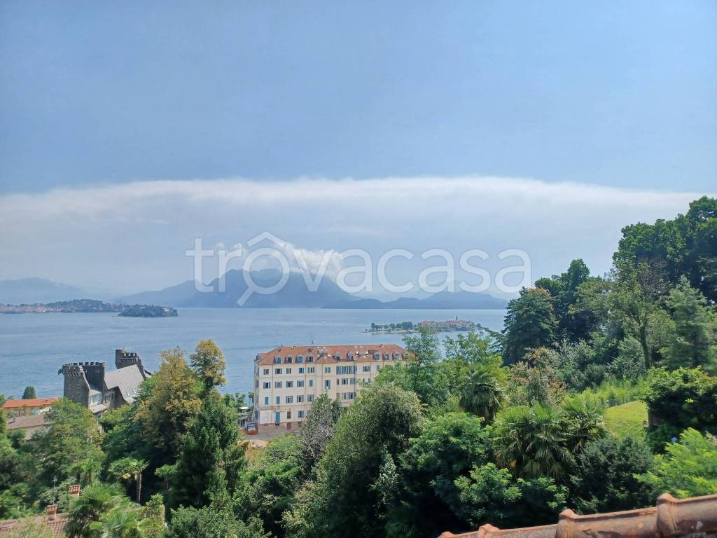 appartamento in vendita a Baveno in zona Romanico