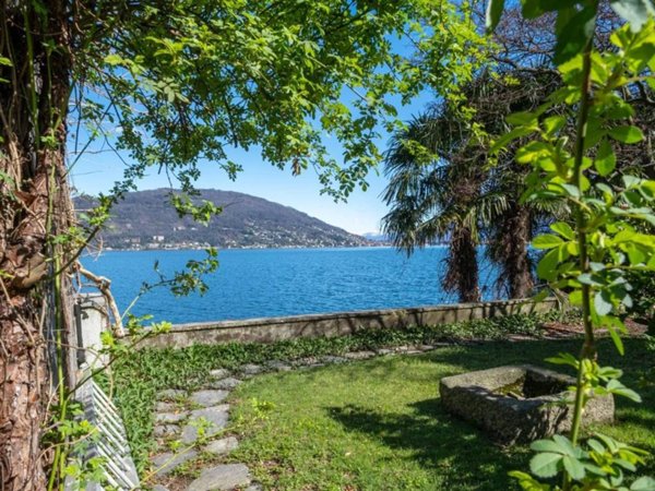 casa indipendente in vendita a Baveno in zona Feriolo