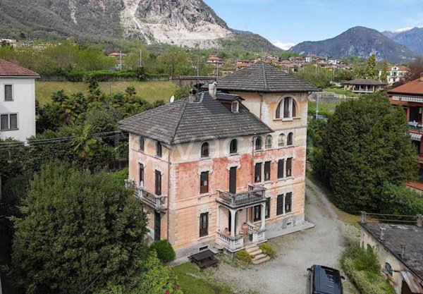 casa indipendente in vendita a Baveno