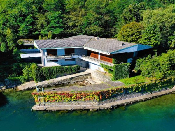 casa indipendente in vendita a Baveno