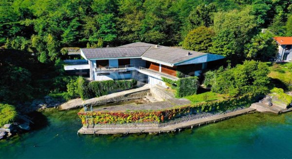 casa indipendente in vendita a Baveno