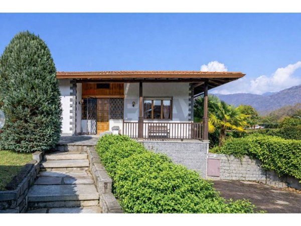 casa indipendente in vendita a Baveno in zona Feriolo