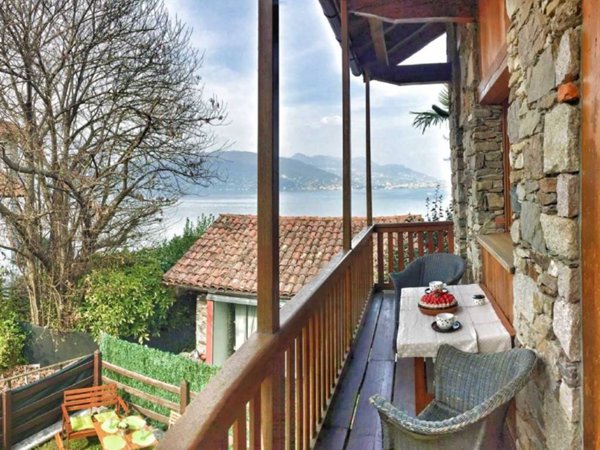 casa indipendente in vendita a Baveno