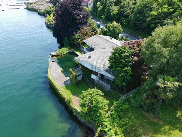 casa indipendente in vendita a Baveno in zona Oltrefiume
