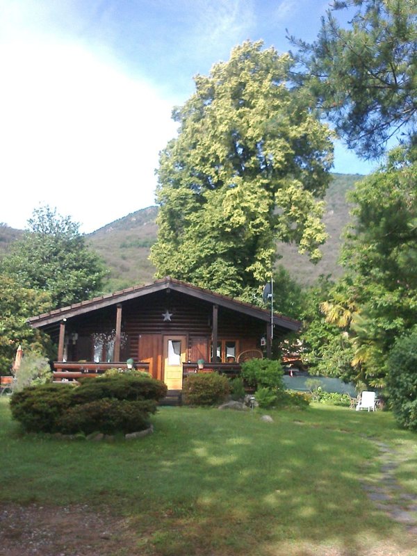 casa indipendente in vendita a Baveno