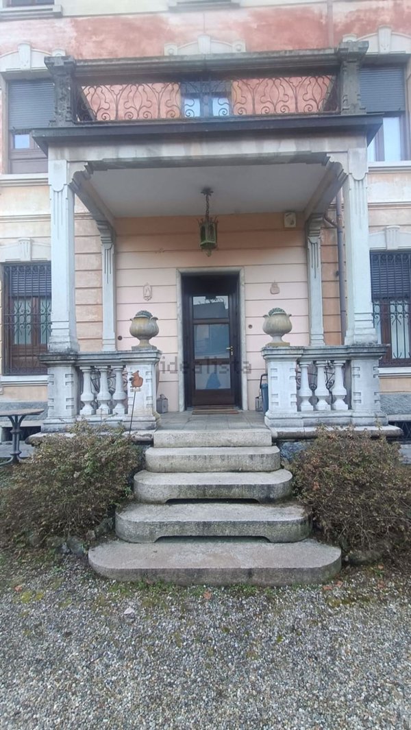 casa indipendente in vendita a Baveno