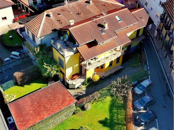 casa indipendente in vendita a Baveno
