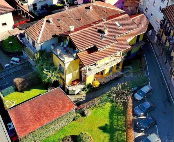 casa indipendente in vendita a Baveno