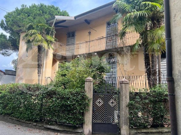 appartamento in vendita a Baveno