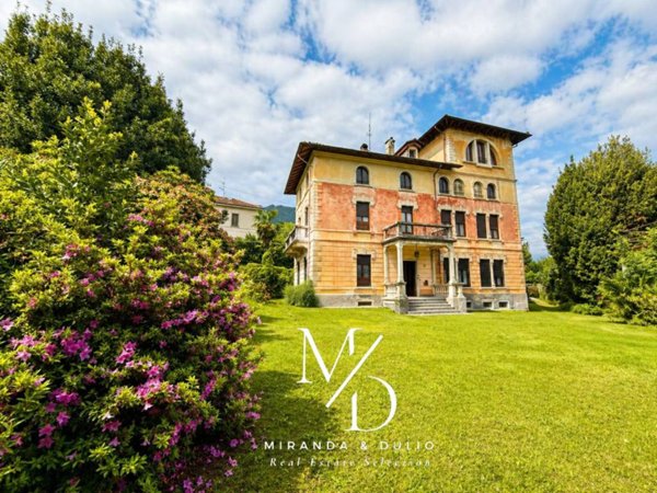 casa indipendente in vendita a Baveno