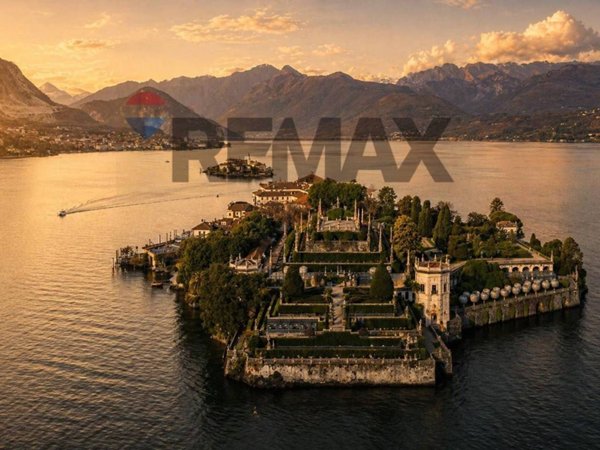casa indipendente in vendita a Baveno